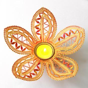 Preview: 577 Klöppelbrief Blüte "Fiore" für Teelichthalter